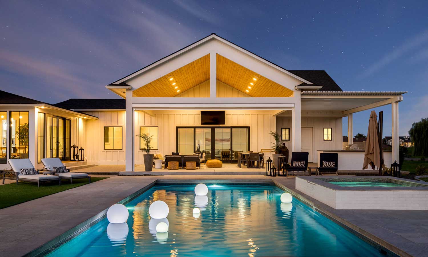 Crown Pools Louisiana - Premium Fiberglass Pool Installation